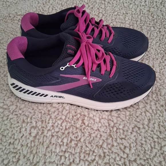Brooks Women's Ariel 11B Navy Blue Sneakers - Picture 2 of 9